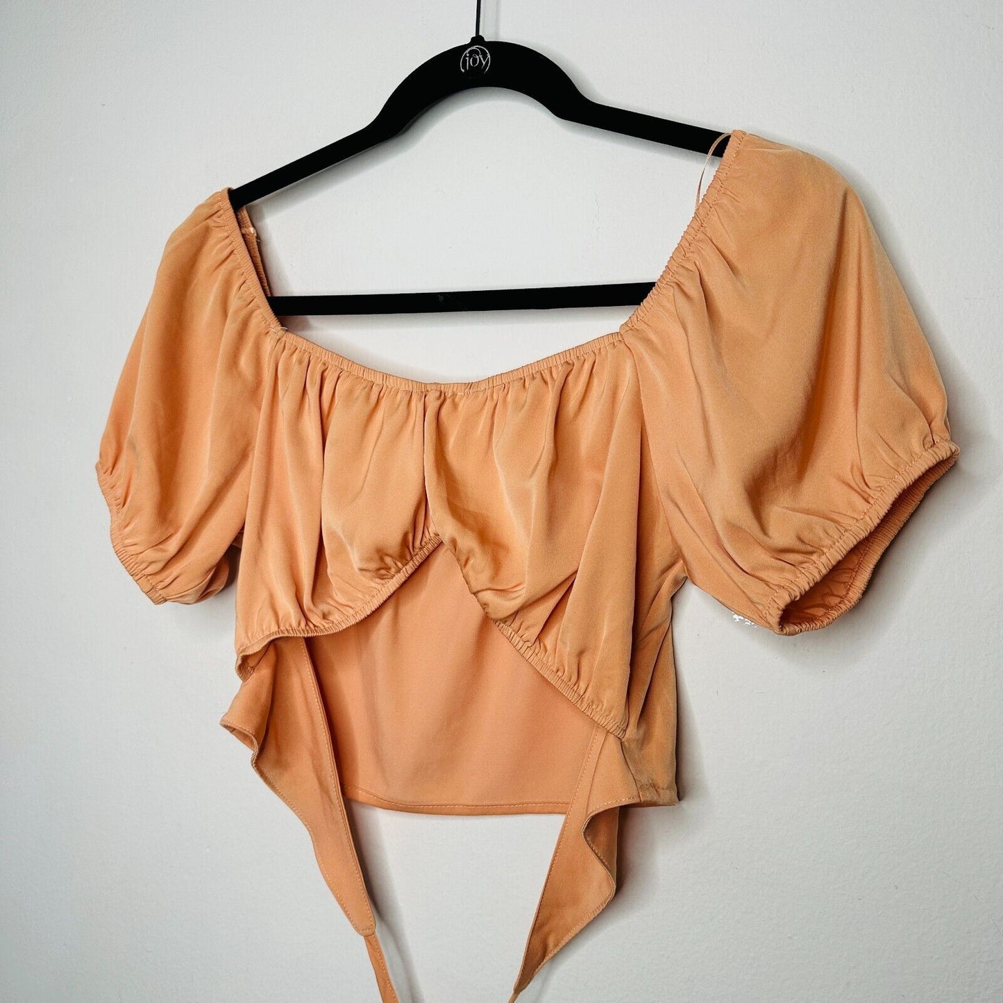 Le Lis Peach Puffed Short Sleeve Front Tie Elastic Neck Sleeve Crop Top L