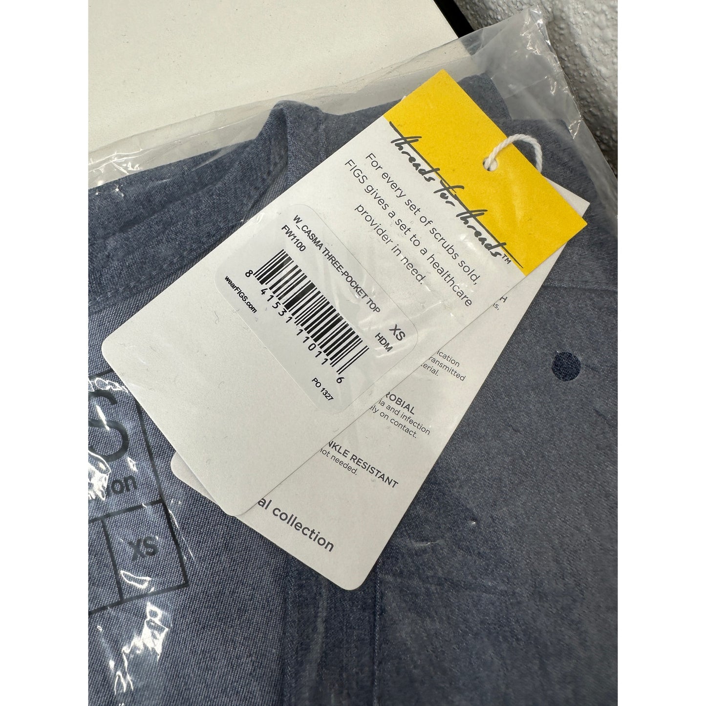 NWT Blue Denim Casma 3 Pocket Classic Fit V-Neck Scrub Top XS