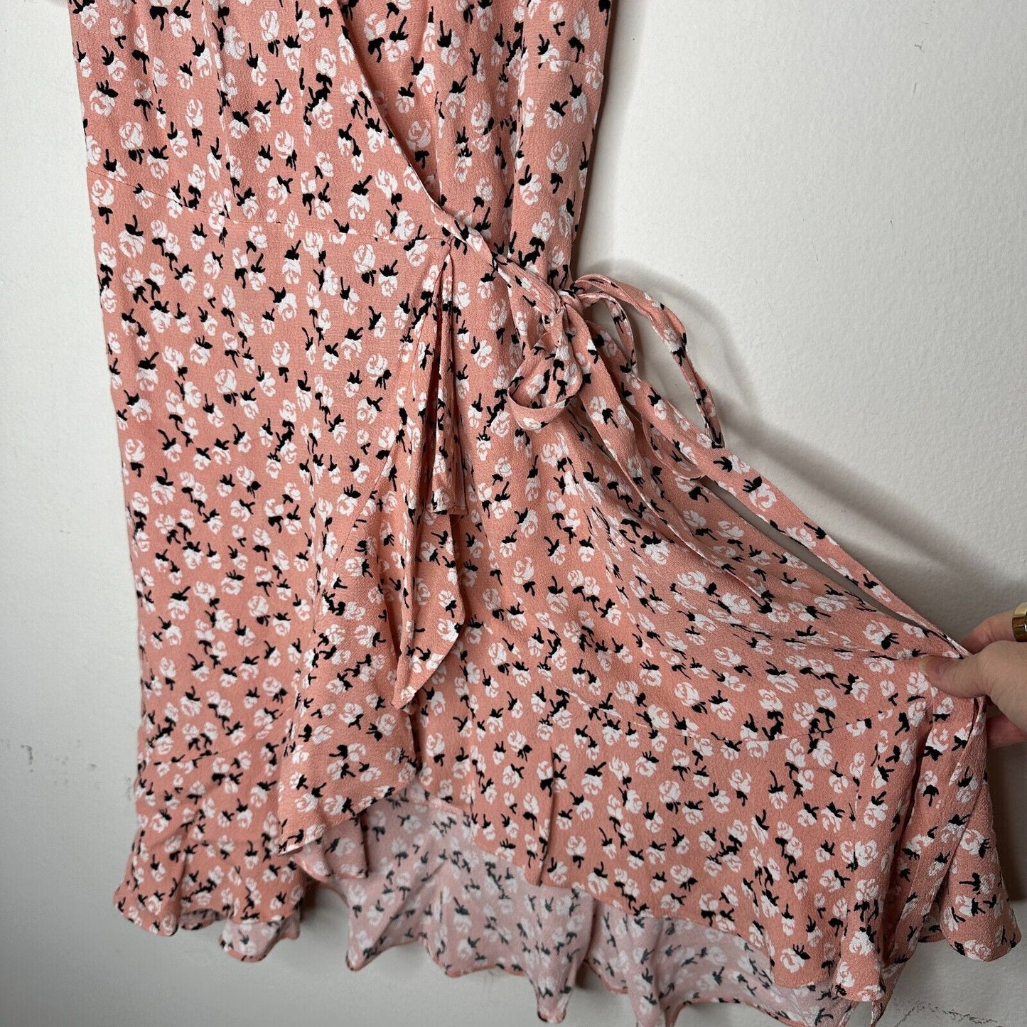 Diane Von Furstenberg Peach White Black Floral Ruffled Wrap Mini Puff Sleeve SM