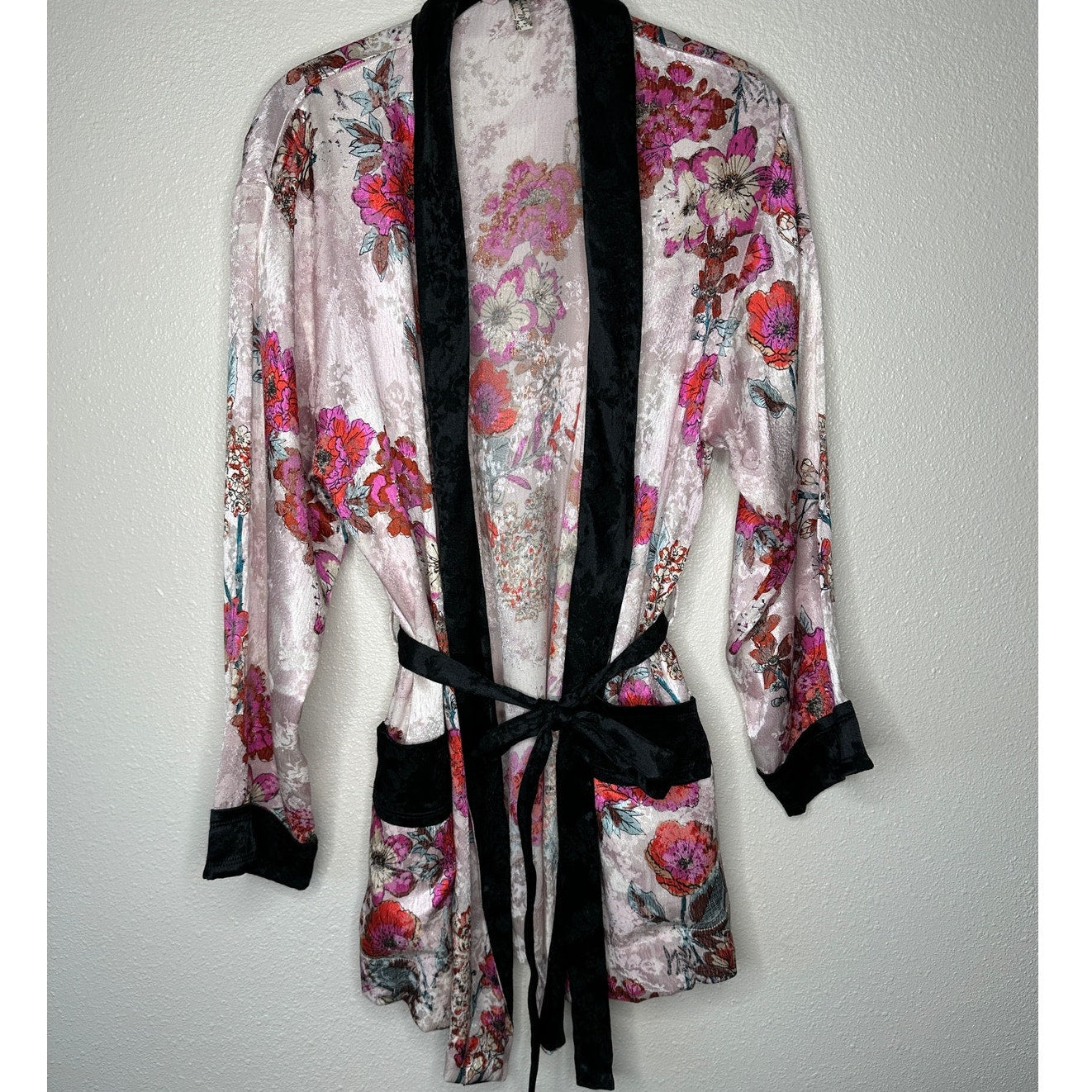 Free People Intimately Pale Pink Cream Multicolor Floral Asian Kimono Bathrobe XS