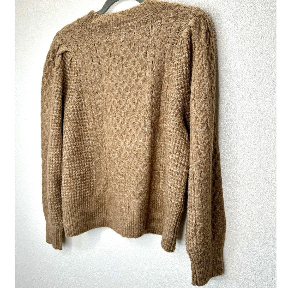 Abercombie & Fitch Tan Knit Pleated Puff Shoulder Round Neck Sweater L