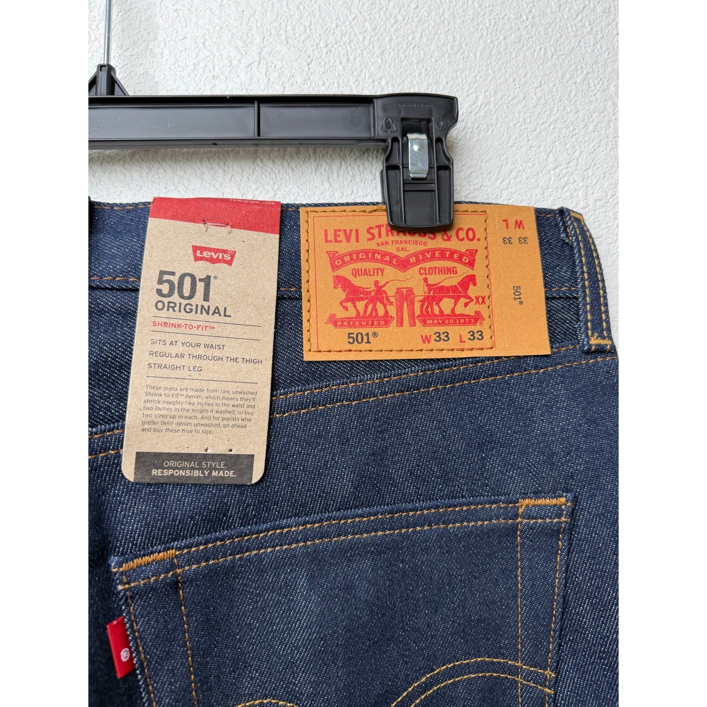 NWT Levi's 501 Original Dark Wash Men's Jeans 33x33