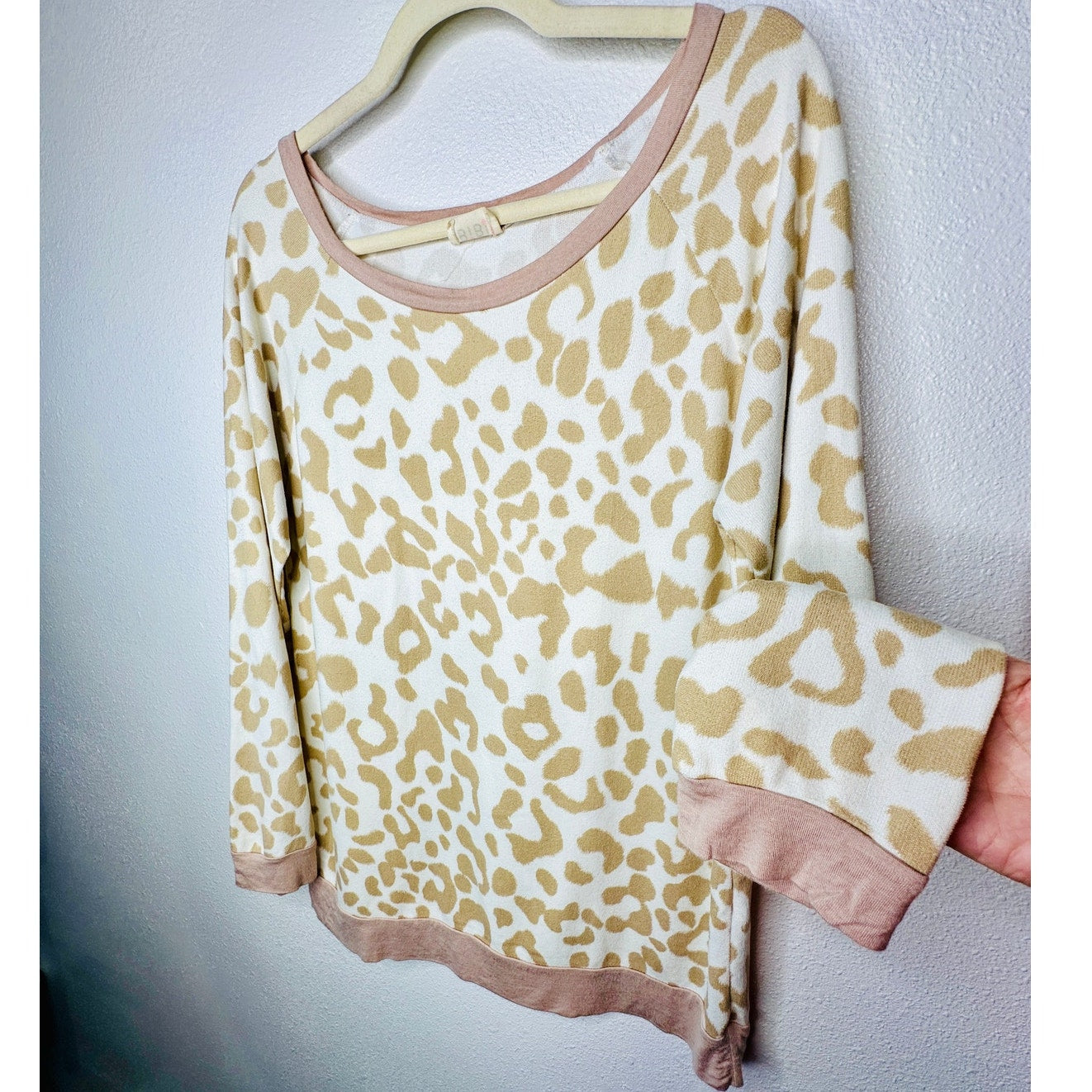 Bibi Cream & Tan Giraffe Print Wide Neck Long Sleeve Sweater S Y2k
