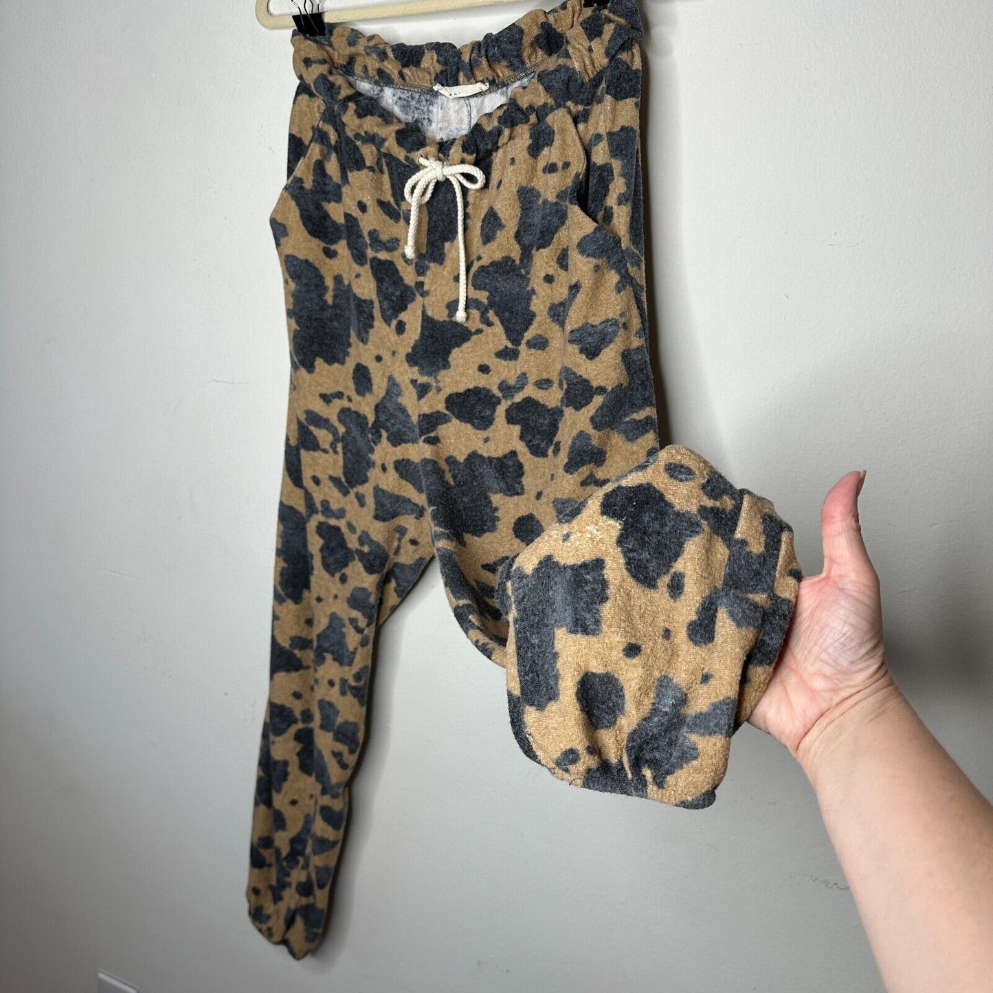 Entro Muted Tan and Black Cheetah Print Drawstring Jogger Pants With Pockets L