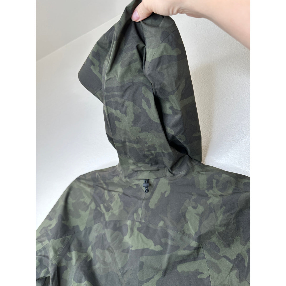 Lululemon Olive Green & Black Camo Print Front Zip Hooded Jacket 2