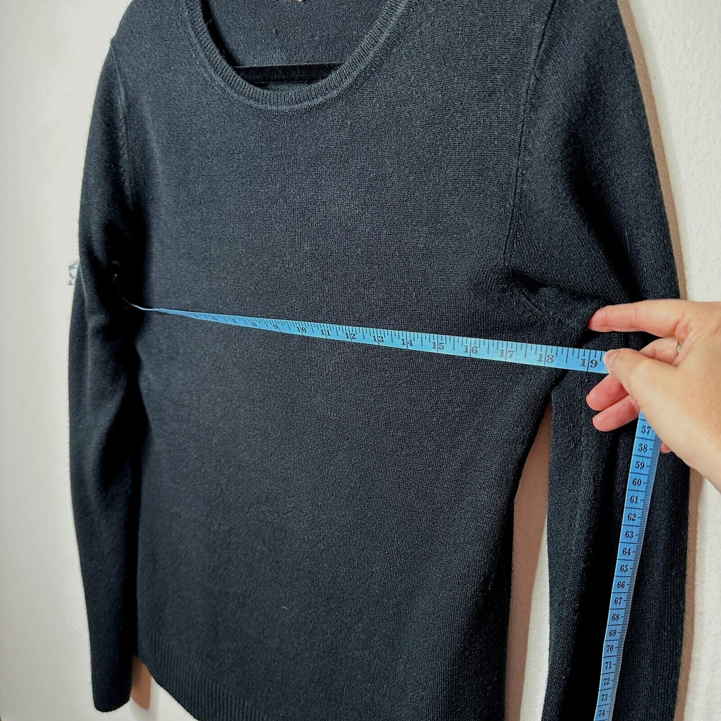 Debbie Morgan Solid Black Round Neck Long Sleeve Banded Waist Sweater L