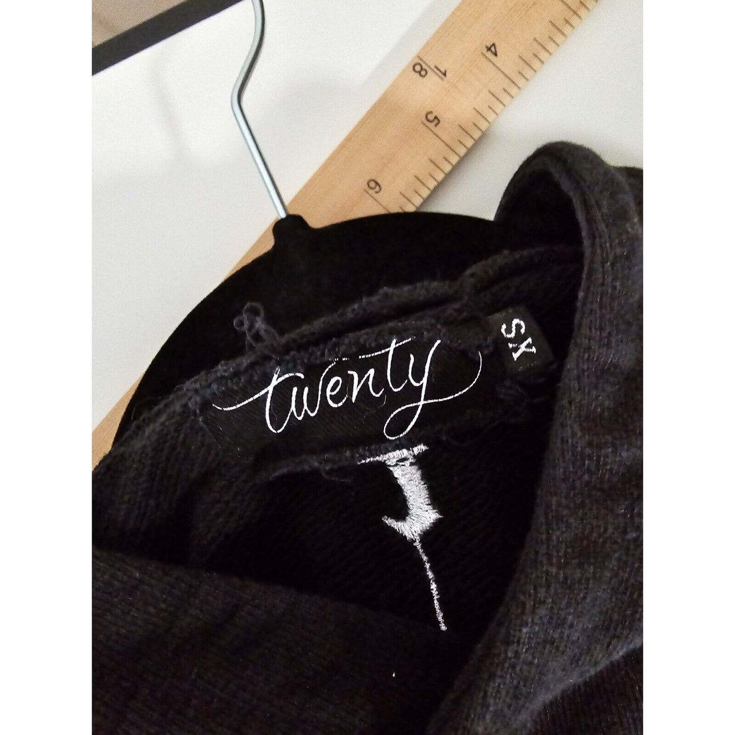 Woo Twenty Black Hooded Cropped Raw Hem Long Sleeve Twenty Graphic Hoodie XS