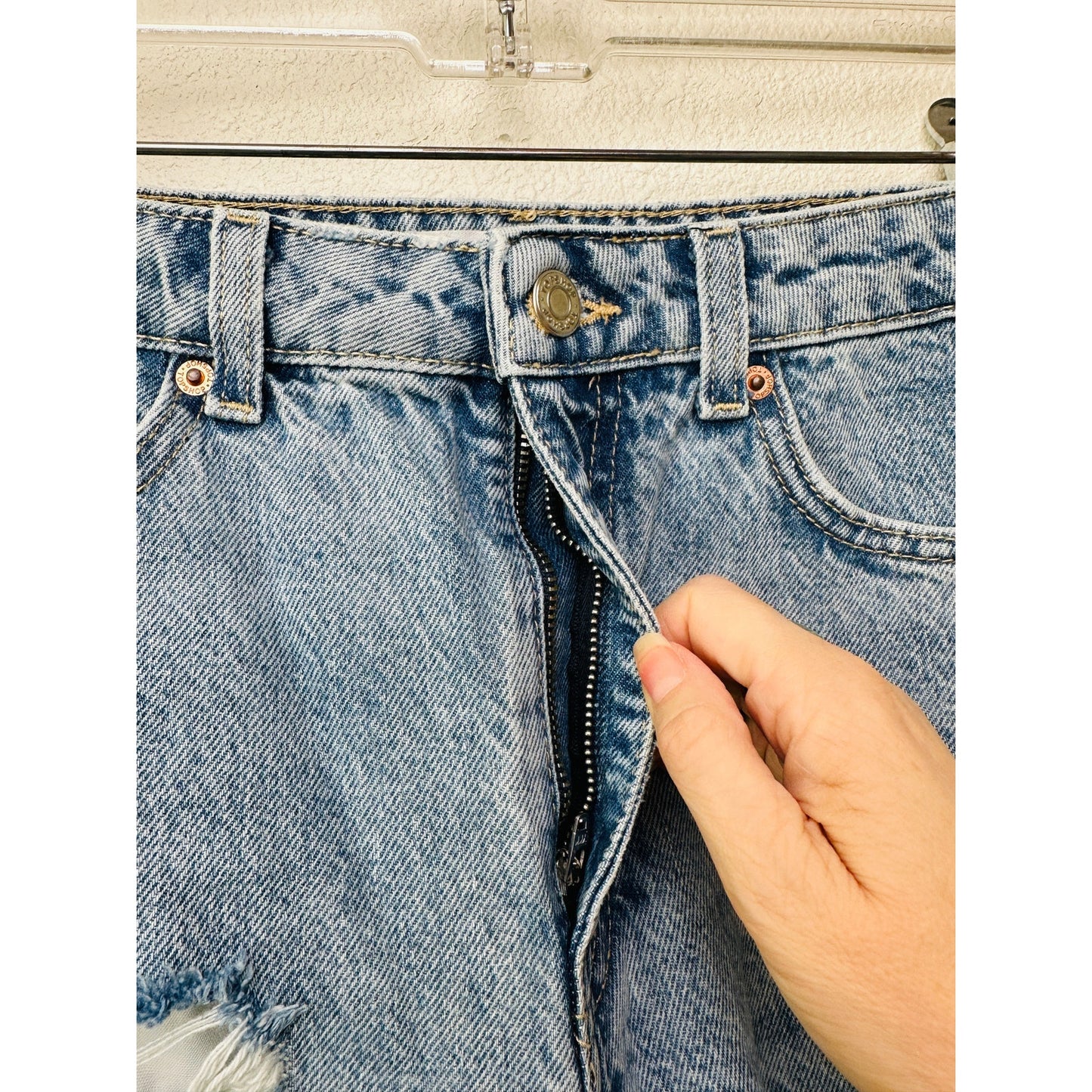 Topshop High-Waist Mom Jeans Blue Women’s W28 L30 Distressed Ripped