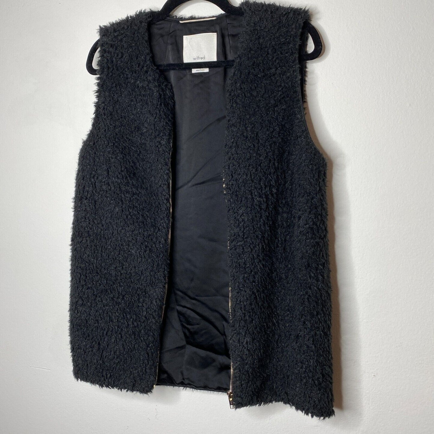 Aritzia Wilfred Chatou Fuzzy Faux Fur Fleece Sherpa Black Front Zip Vest Small