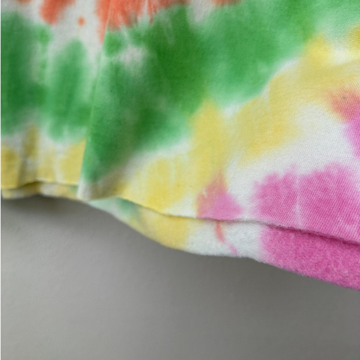 John Eshaya JET Pastel Rainbow Tie-Dye Smiley Face Sweatshirt Long Sleeve (M/L)