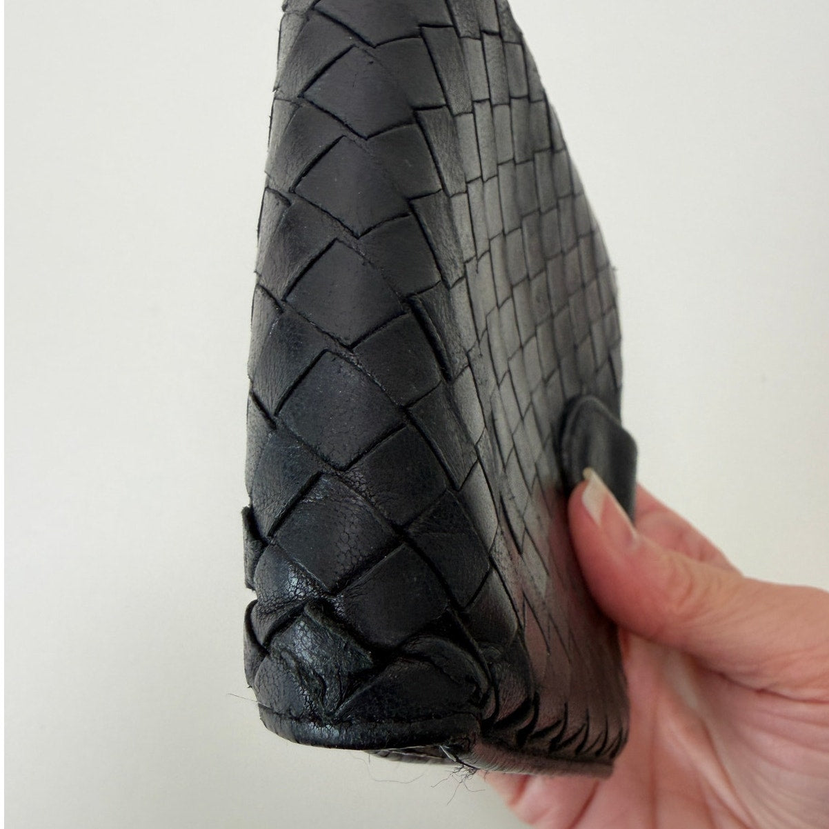 Bottega Veneta Intrecciato Black Leather Zip Wallet Italy Woven