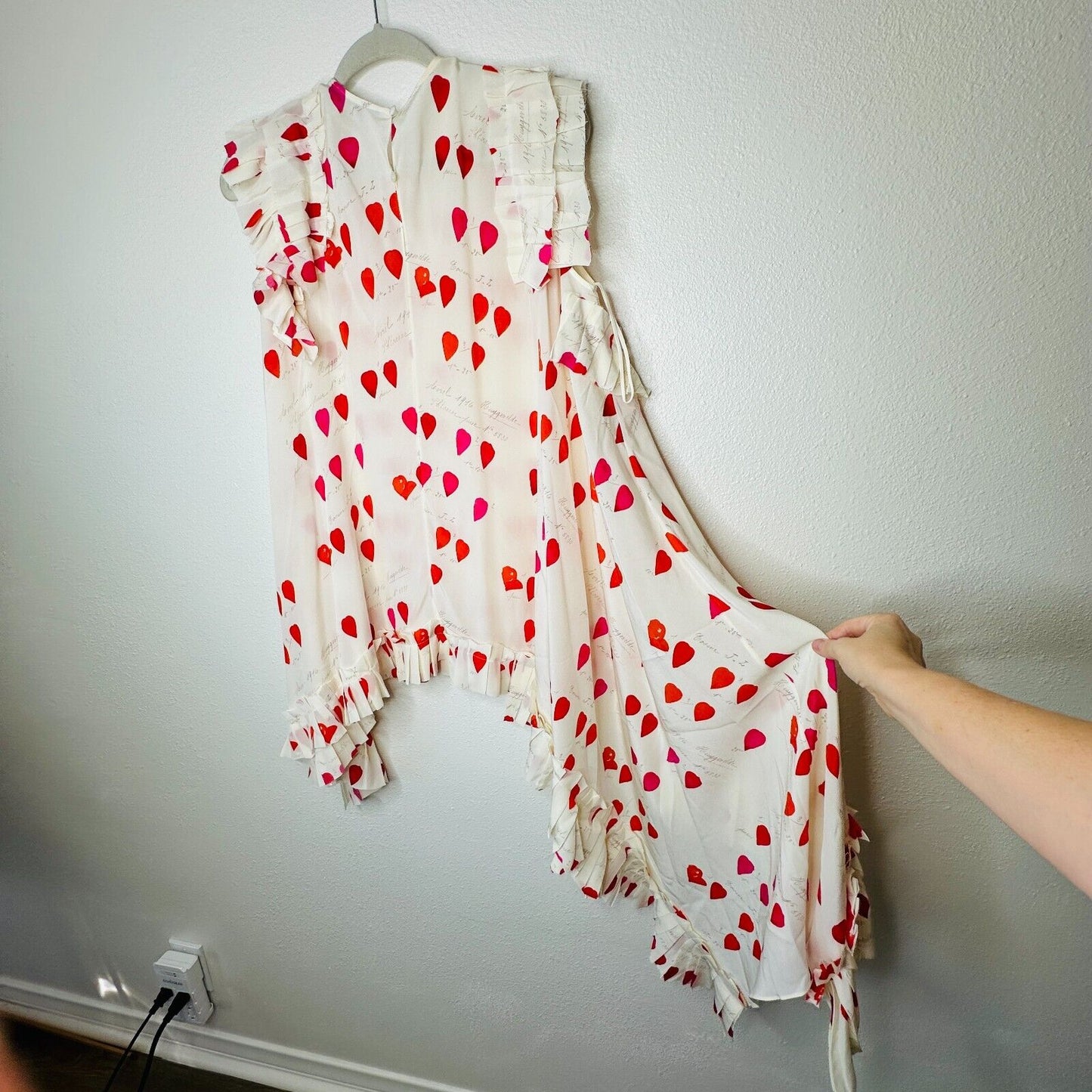 Alexander McQueen Cream Red Sleeveless Asymmetric Pleated Ruffle Blouse 44 / 12