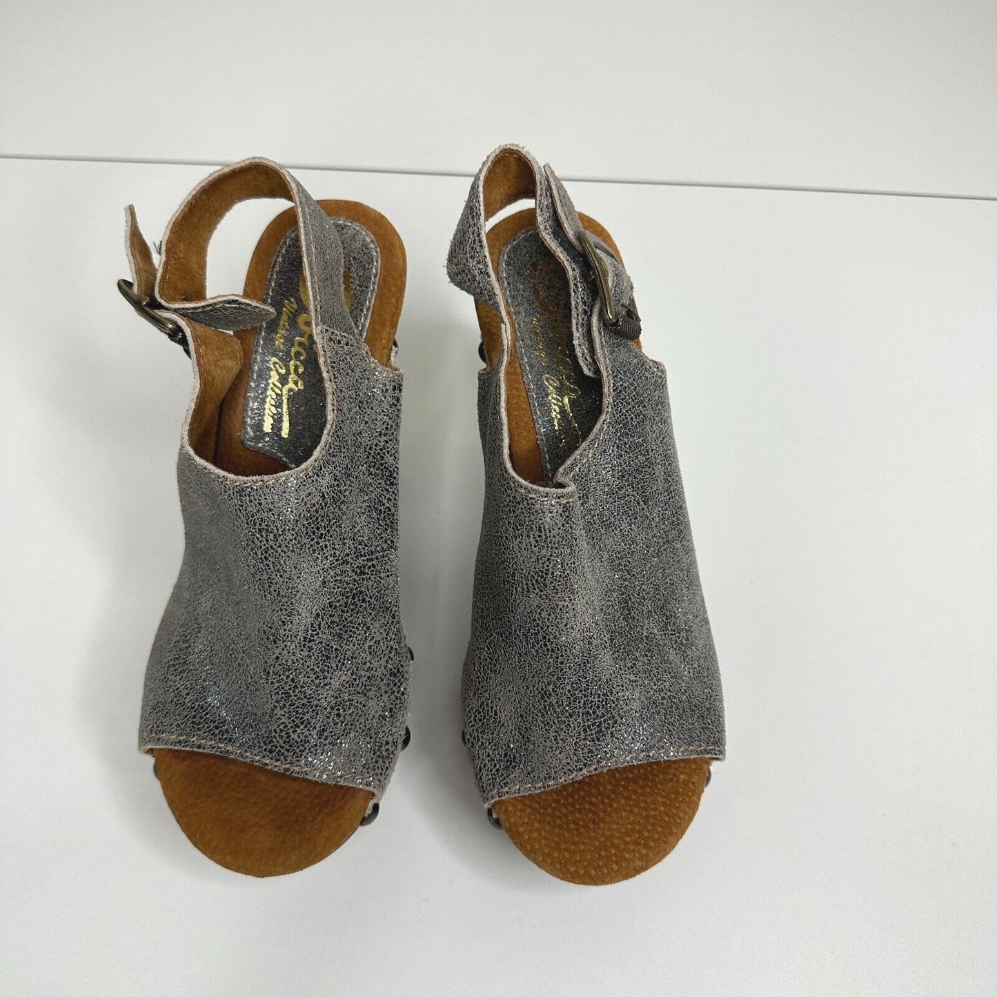 Sbicca Silver Cracked Leather Clunky Heel Ablaze Vintage Collection Open Toe 7