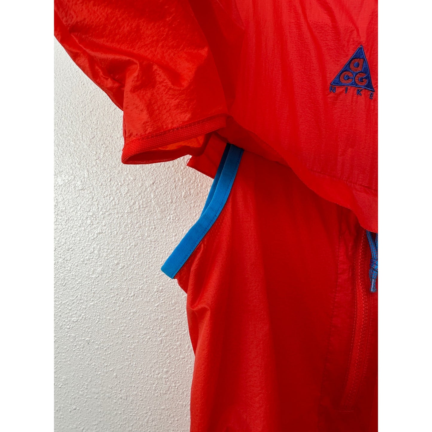 Nike ACG Habanero Red Hooded Windbreaker Jacket Women’s S Zip-Up