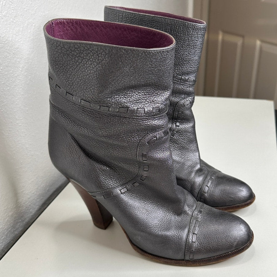 Marc Jacobs Gunmetal Silver Round toe Wooden Heel Ankle Boot 37.5 / 7