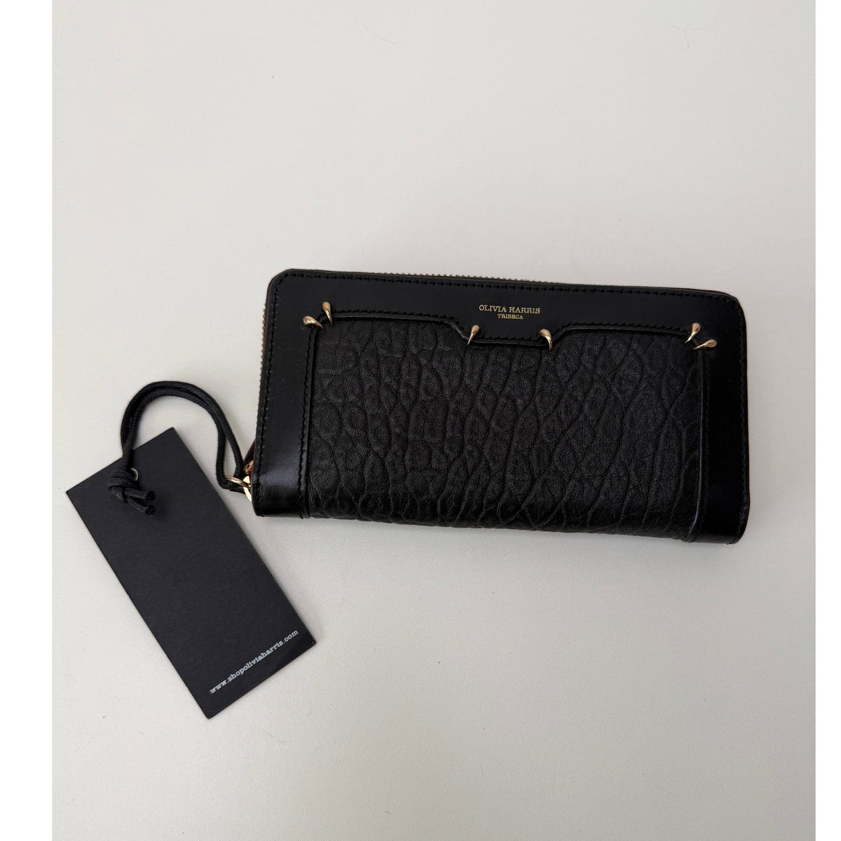 NWT Olivia Harris Gahan Black Zip Wallet Women's