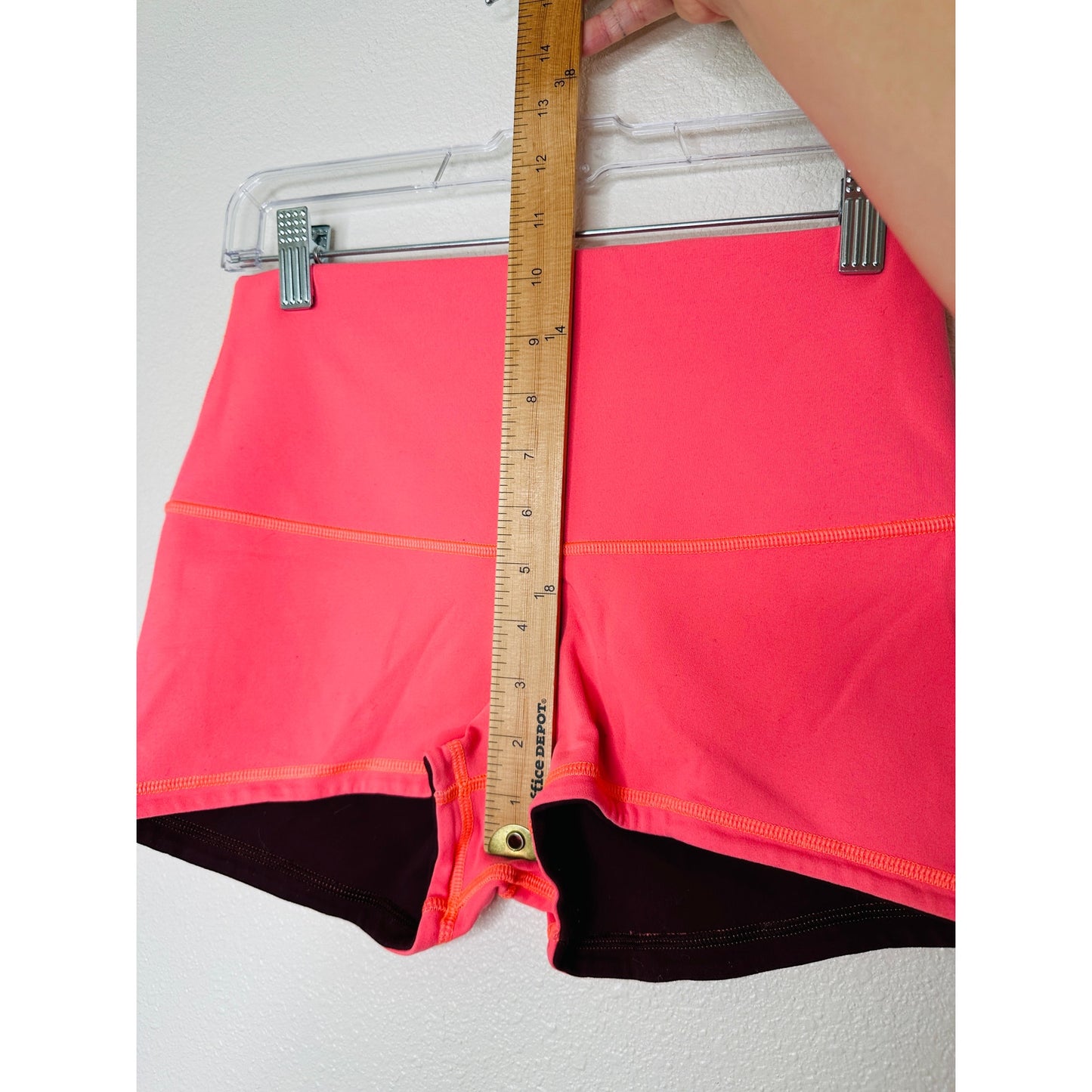 Lululemon Peach Bordeaux Reversible Sweat Wicking Boogie Short Shorts 2