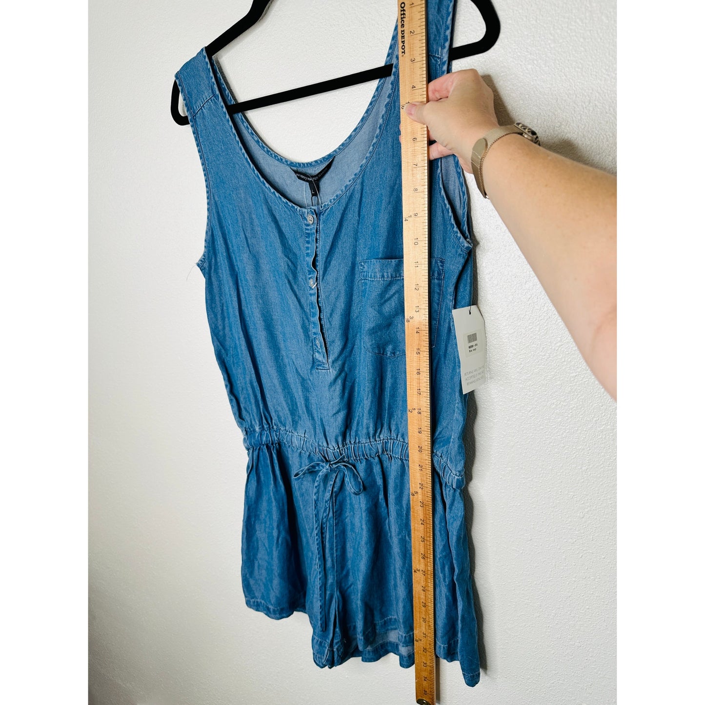 NWT W118 Vivian Scoop Neck, Sleeveless, Half Button Front drawstring waist Romper L