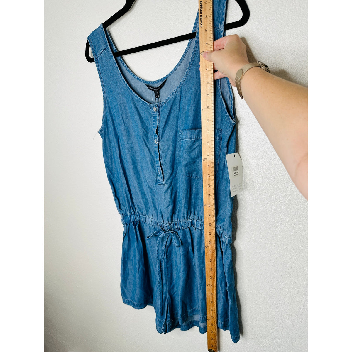 NWT W118 Vivian Scoop Neck, Sleeveless, Half Button Front drawstring waist Romper L