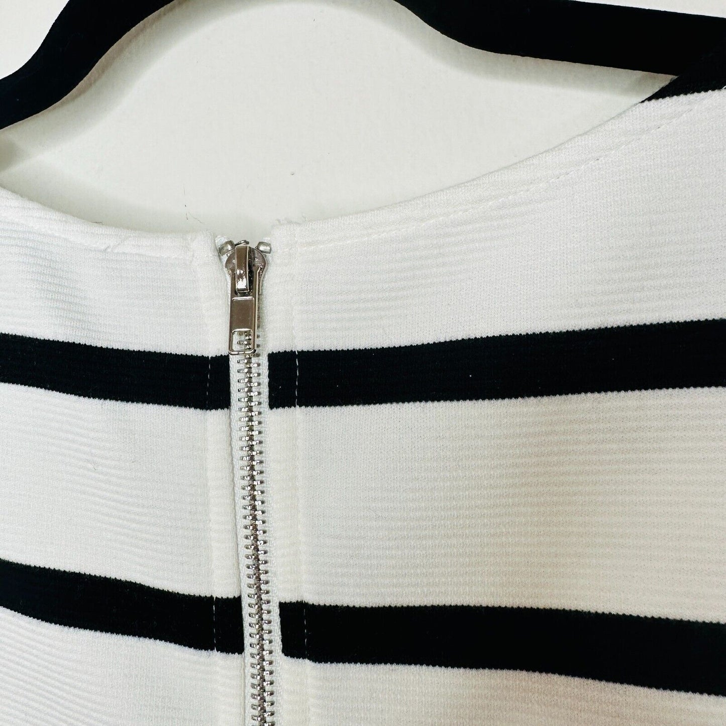 Ezra Black & White Striped Sleeveless V-Neck Crop Gathered Front Knot Back Zip S
