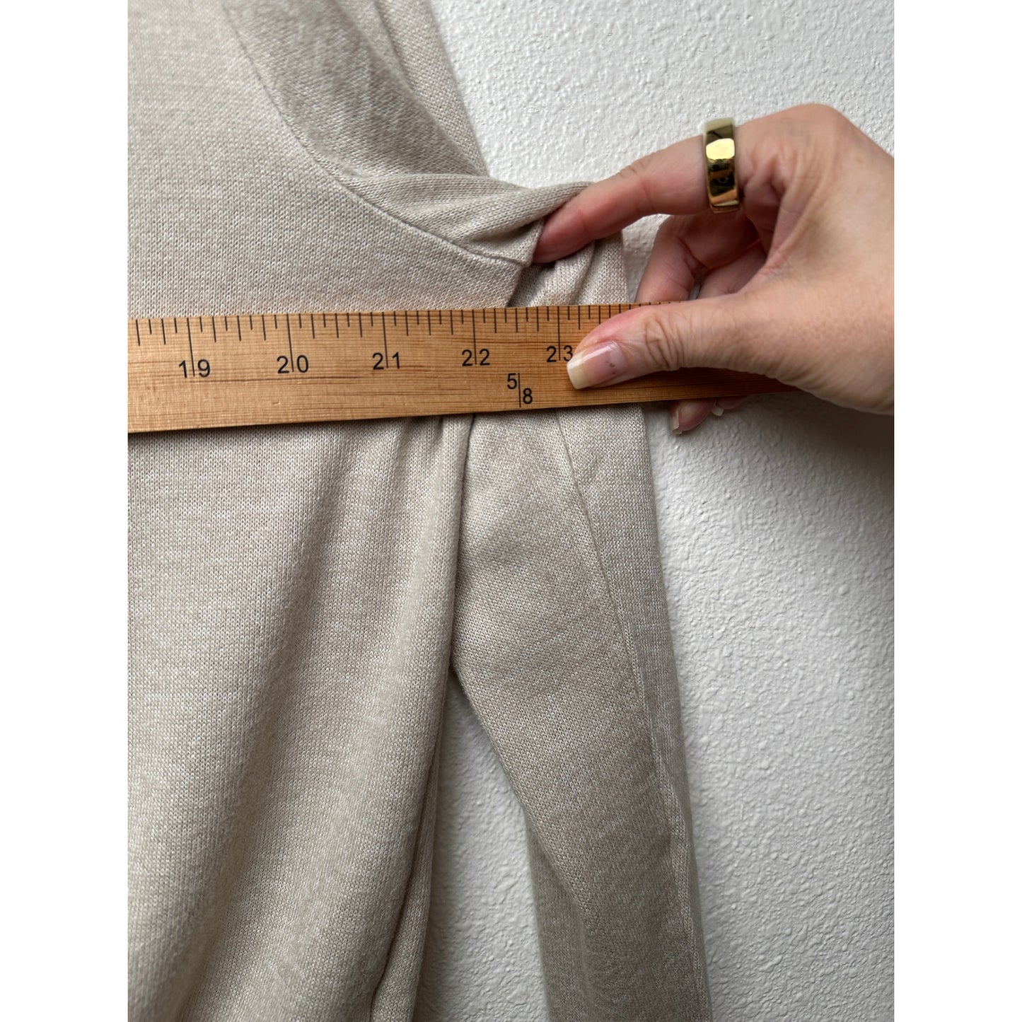 H&M Tan V-Neck Tie-Front Button Cardigan Sweater Women’s L