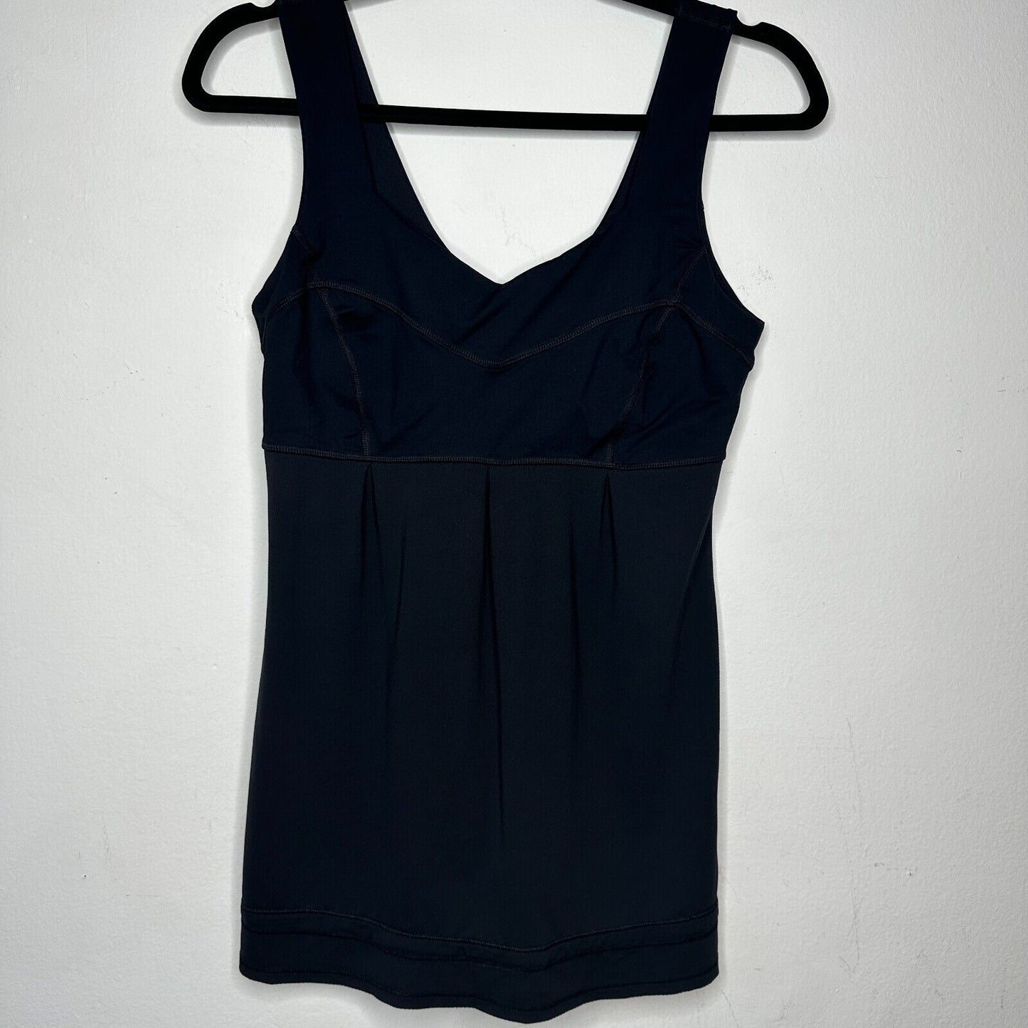 Lululemon Black Run Tame Me Tank Top Yoga Luxtreme Cinch Bottom Fitted Size 6