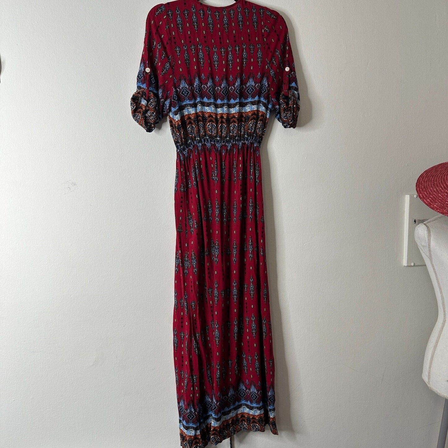 R. Vivimos VNeck Roll Tab Sleeve Button Front Paisley Dress Red Blue Multi Small