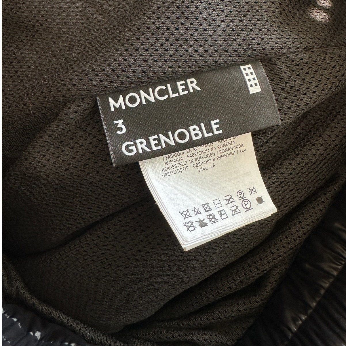 Moncler Grenoble White Heart Print Faux Fur Fuzzy Oversized Hoodie Jacket Large