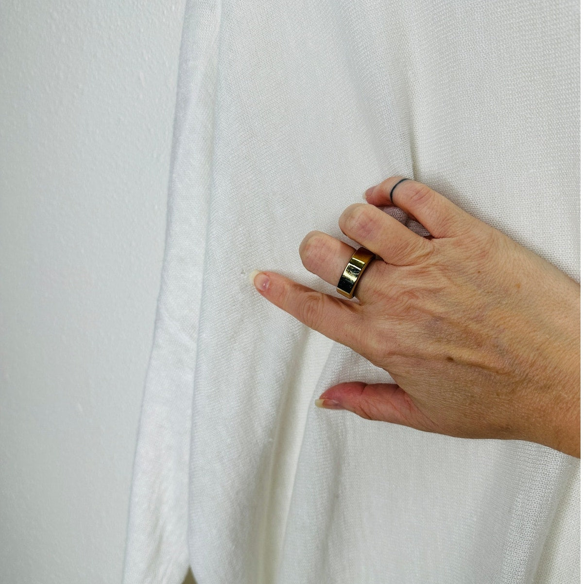 Pure Amici Ivory Round Neck Long Sleeve High Low Thin Sweater L