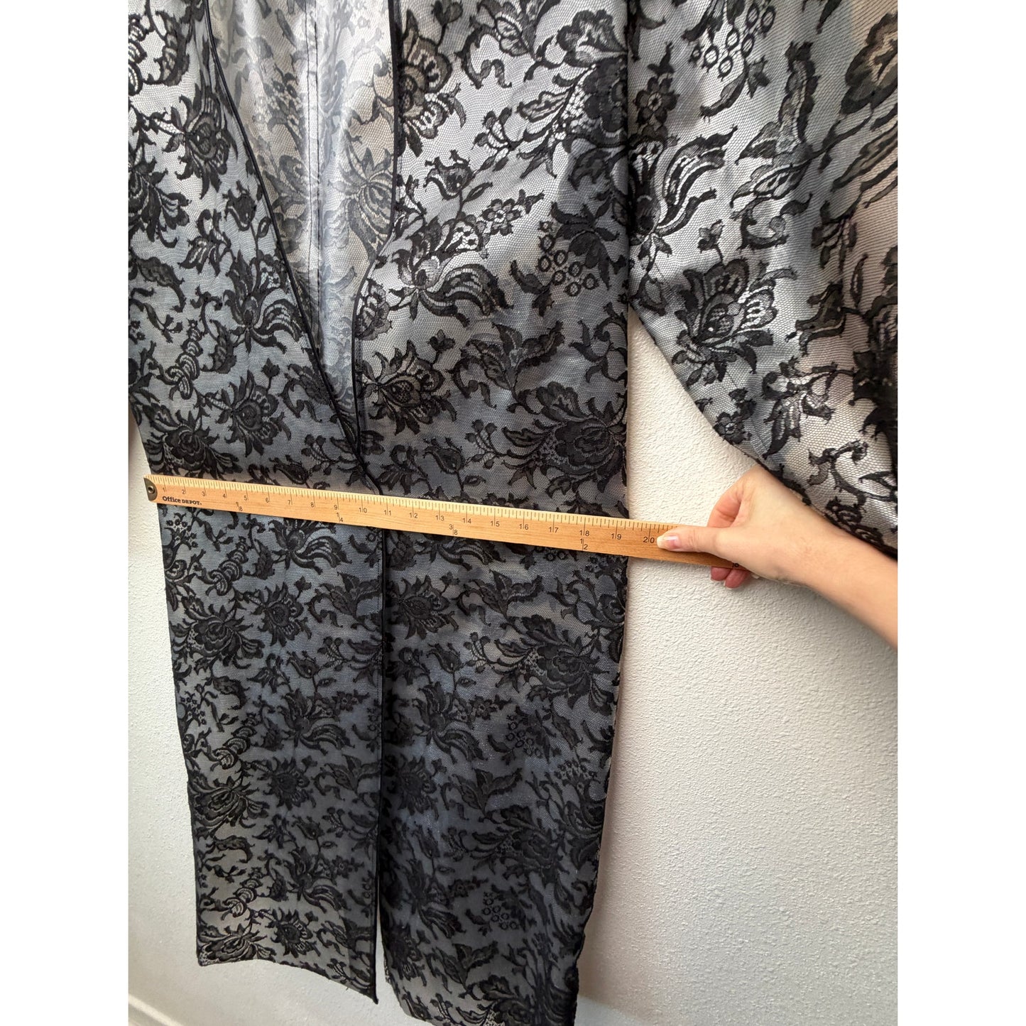 NWOT August Getty Atelier Women's S Black Lace Kimono