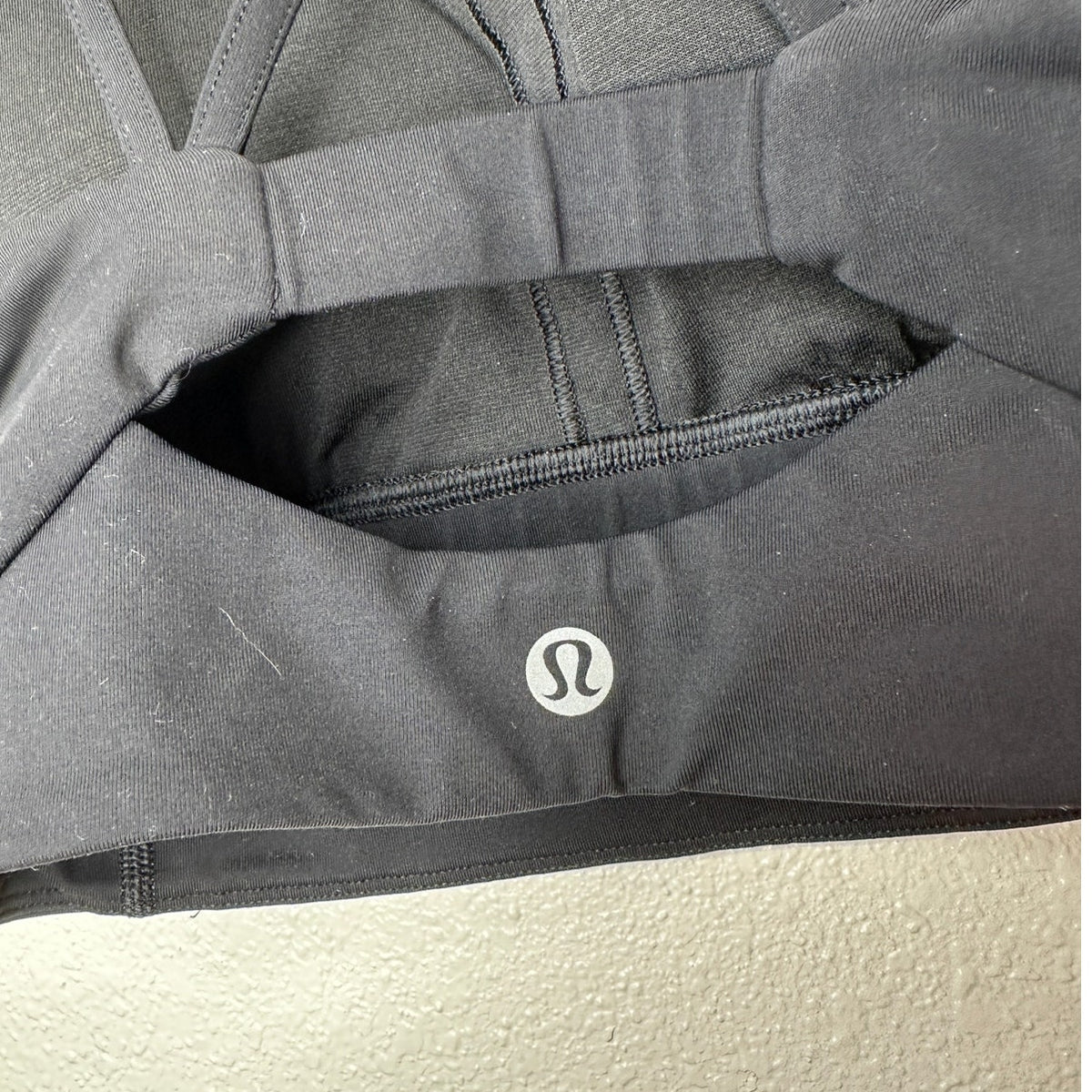 Lululemon Black Clip In High Round Mesh Neck