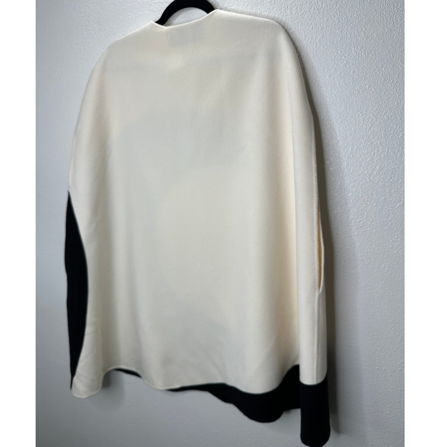 NWT Valentino Cream & Black Wool Cashmere Blend Cape 44 / 8