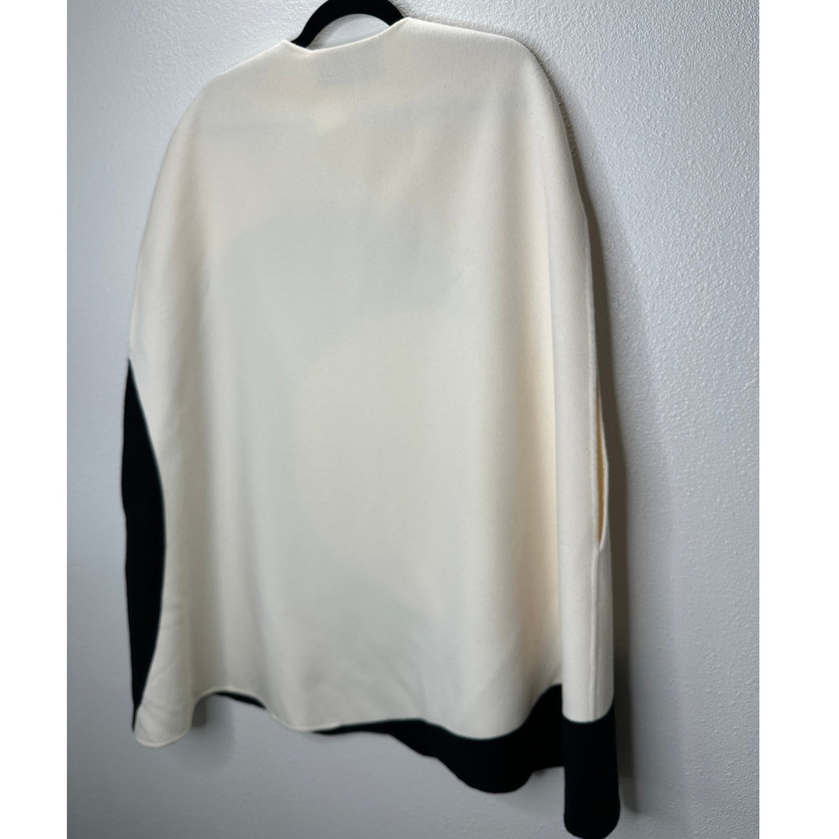 NWT Valentino Cream & Black Wool Cashmere Blend Cape 44 / 8