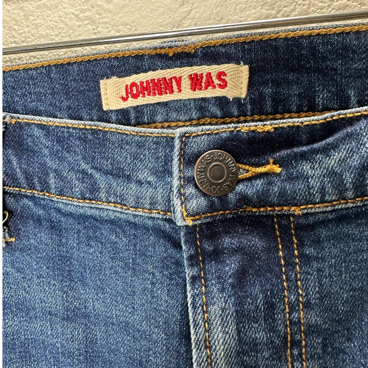 NWT Johnny Was Avery Cropped Baby Boot Mid Rise Slim Fit Jean 32