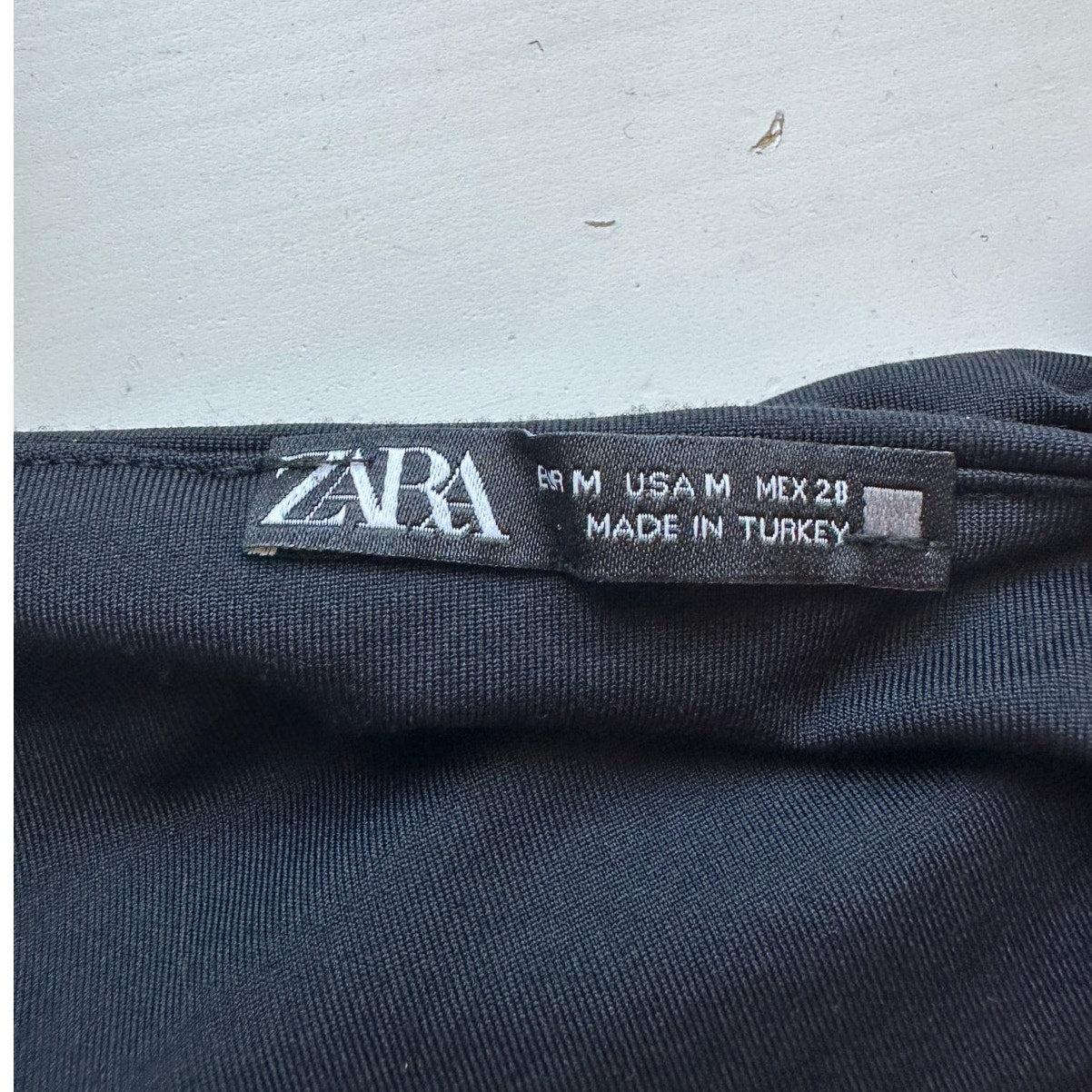 ZARA Black Stretchy Tank Top M – Scoop Neck Sleeveless Fitted Basic