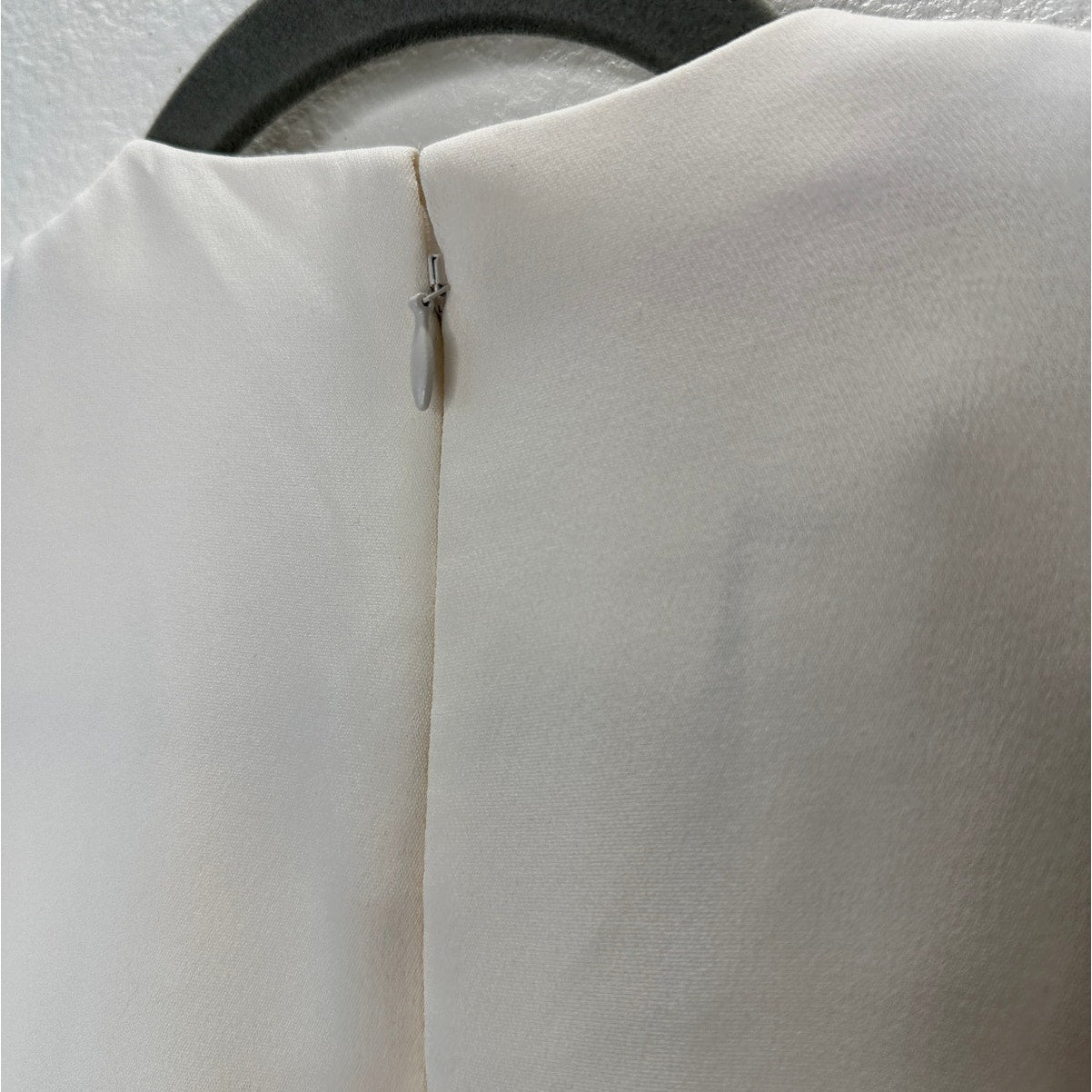 NWT Valentino Ivory 100% Silk Chain Detail V-Neck Long Sleeve Blouse 48 / 12