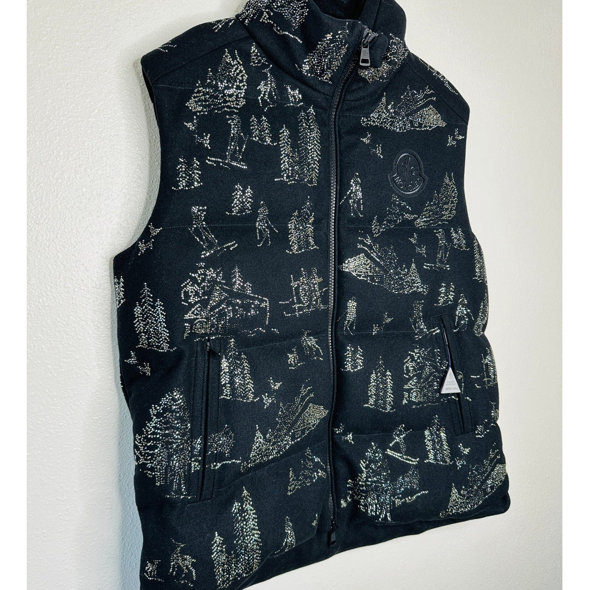 NWT RARE Moncler Titan Gilet Black Rhinestone Winter Ski Motif Vest 3 / Large