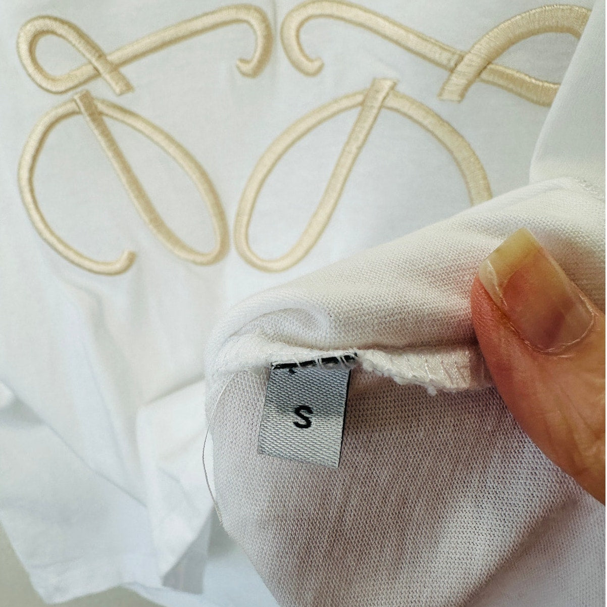 Loewe White Short Sleeve Cream Embroidered Logo Graphic Tee S