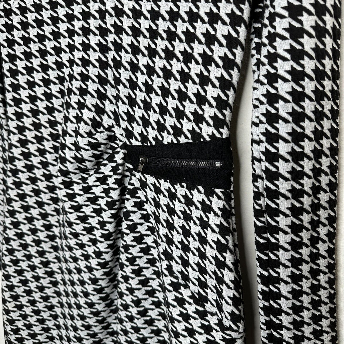 Black & White Houndstooth VNeck Long Sleeve Ruche Zip Waist Fitted Mini Dress M