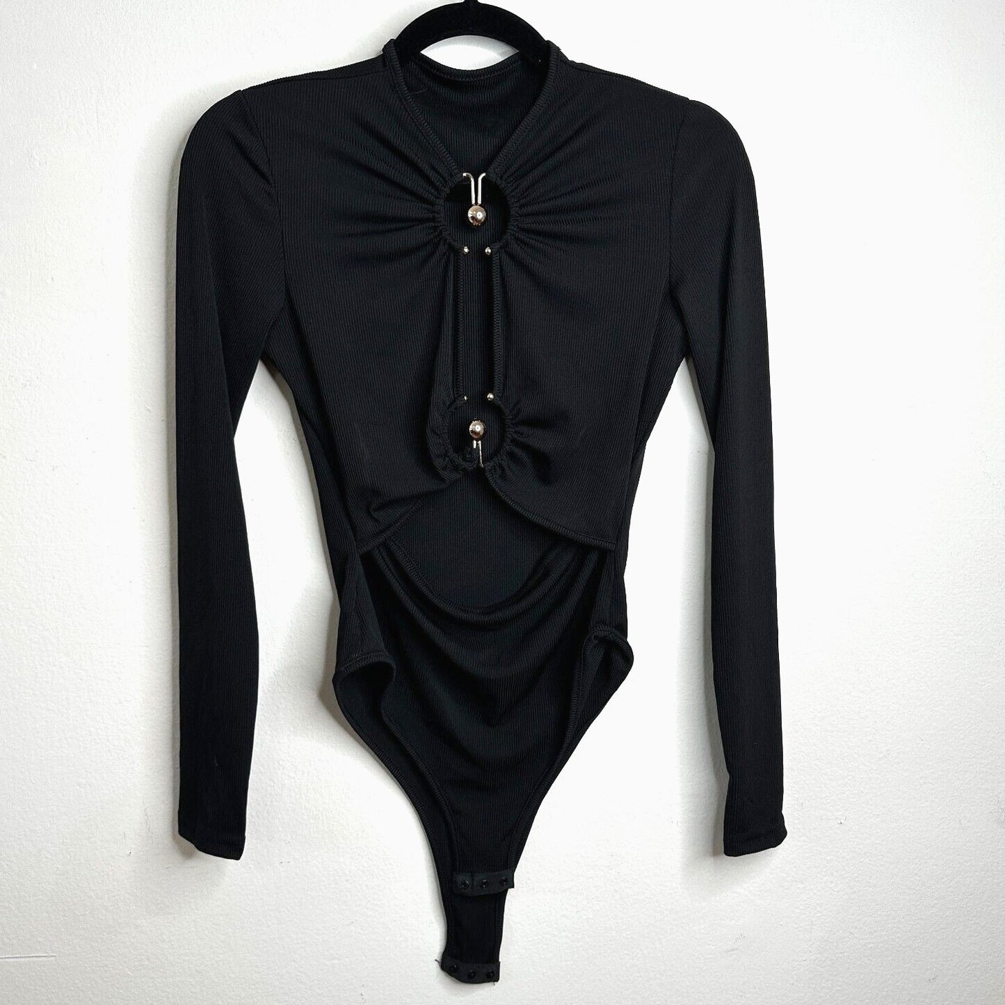Sophie Anne Keyhole Black Bodysuit Gold Tone Hardware Long Sleeve Rib Knit 2