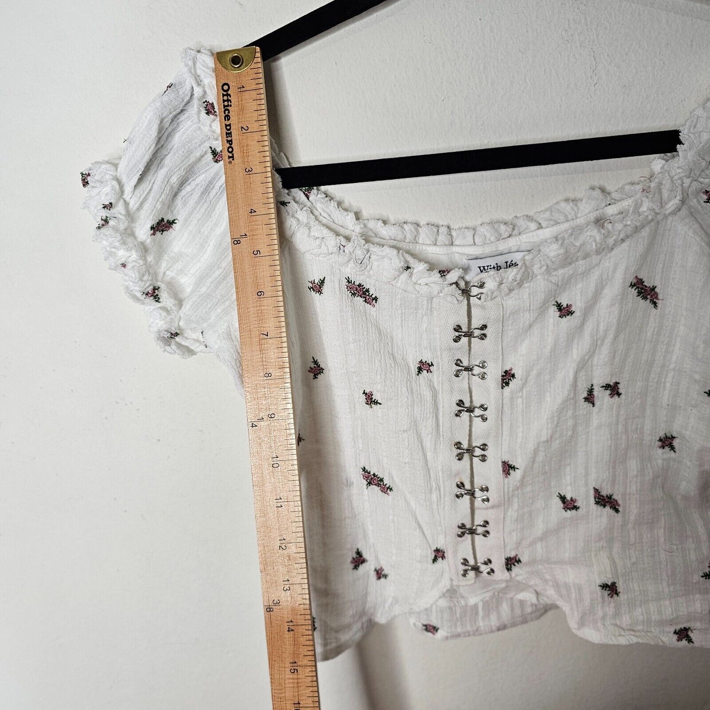 With Jean White Gauze Exposed Hook and Eye Floral Puff Off Shoulder Crop Top XS