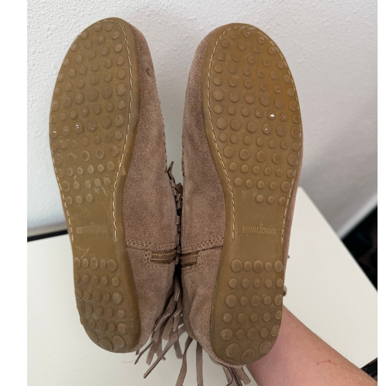 Minnetonka Taupe Suede Fringe Ankle Moccasin Boots Women's Size 8