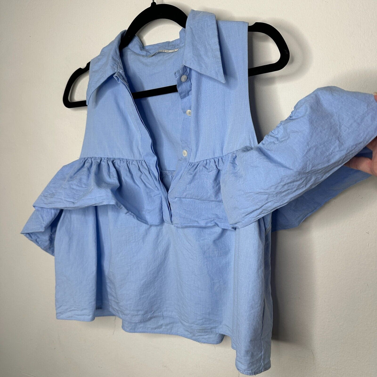 Chic Light Denim Blue Ruffled Cold Shoulder Half Front Button Flowy Blouse Small