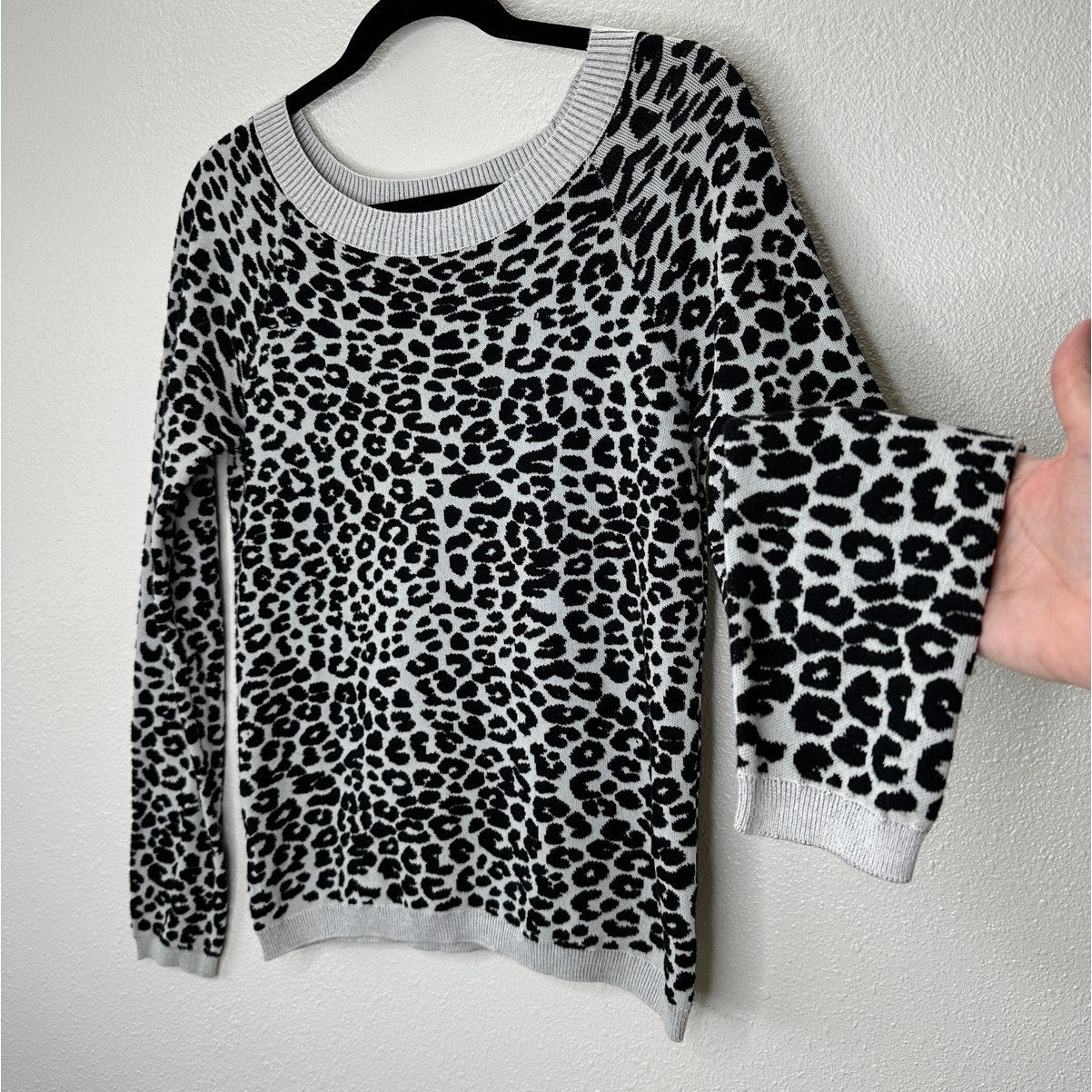 Express Black & Light Gray Leopard Print Boat neck Long Sleeve Thin Sweater M