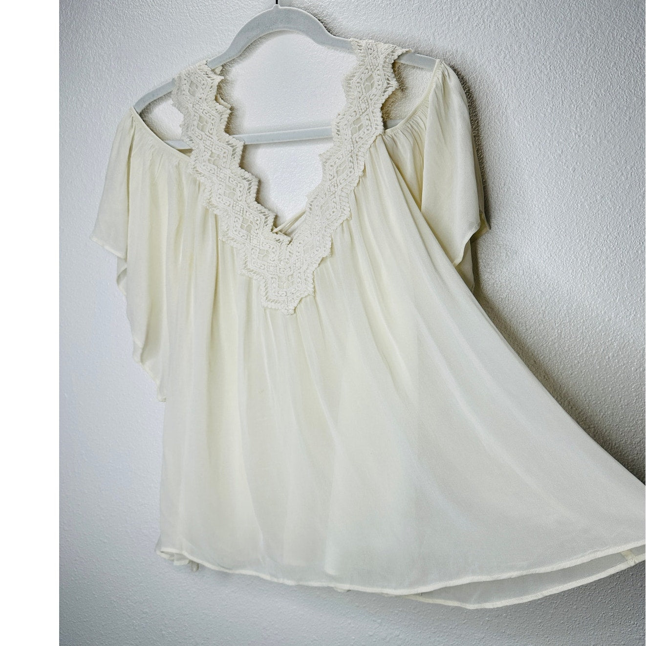 Love Sam Ivory Cream Crochet V-Neckline Tie Back Cold Shoulder Top M