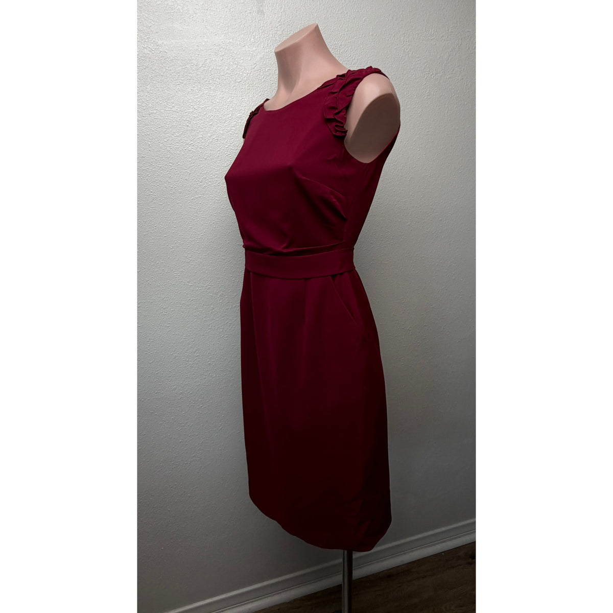 Elie Tahari Burgundy Ruffle Shoulder Sleeveless Sheath Dress Women's US 0