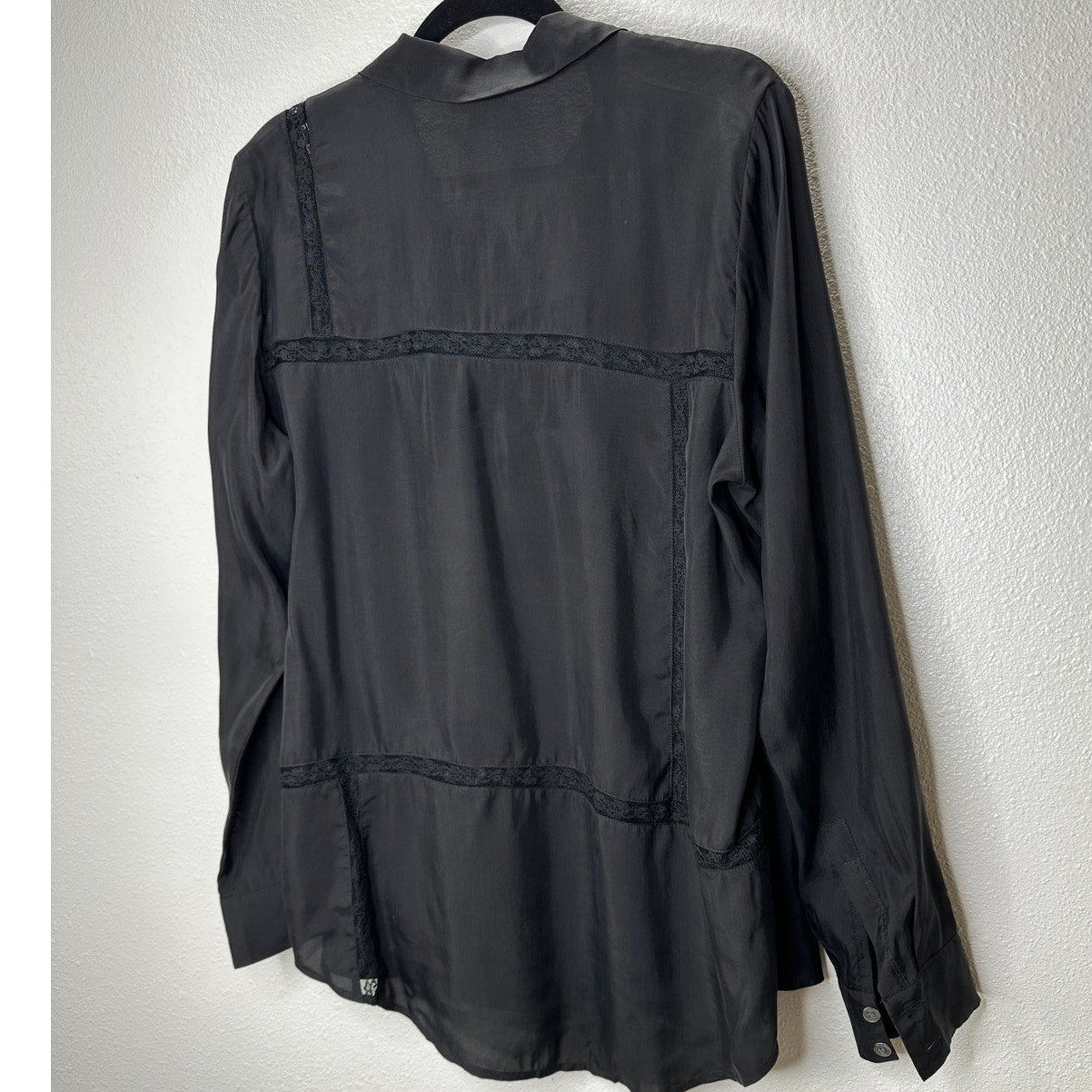 Rails Mona in Black Crepe Lace Long Sleeve Button Collared Shirt L