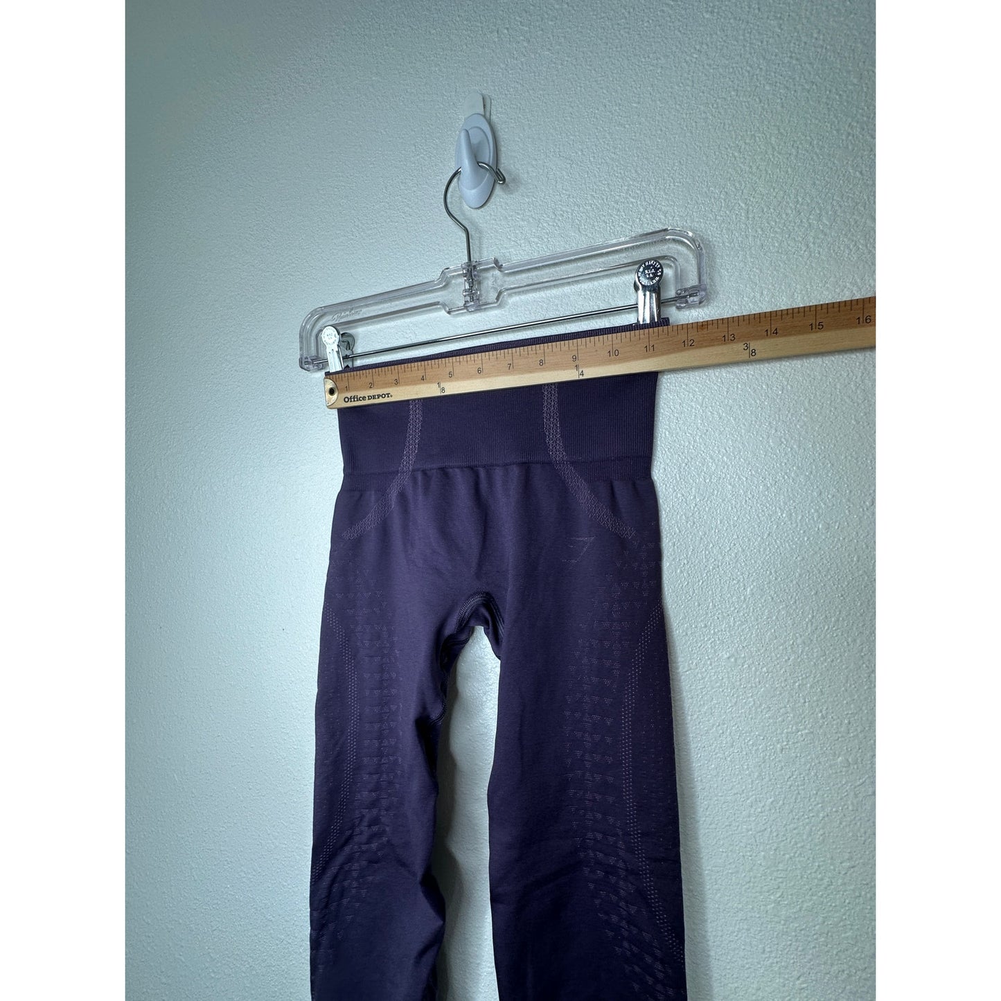 Gym Shark Purple Lilac Triangle Laser Cut Yoga Pants XS