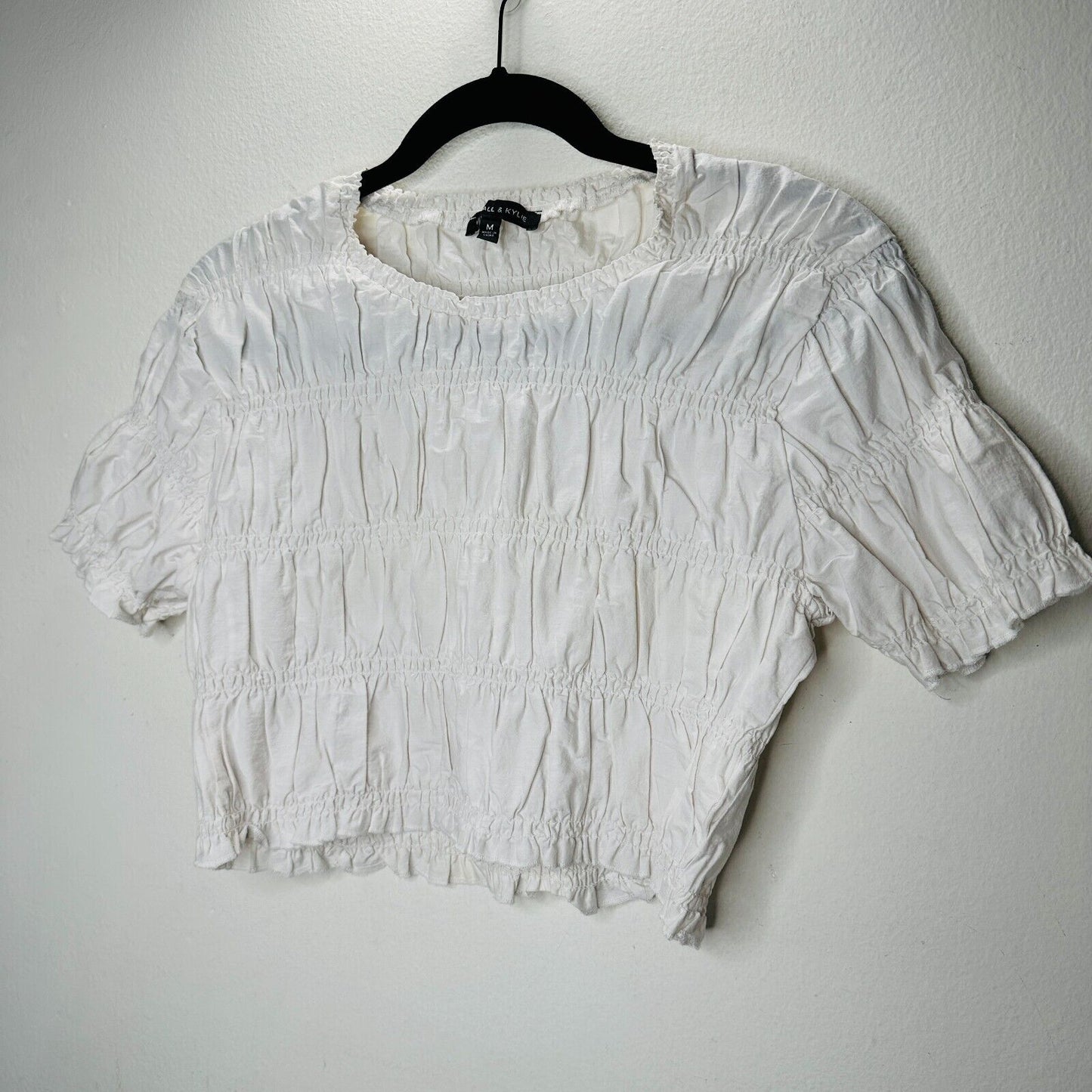 Kendal & Kylie White Stretchy Ruched Short Sleeve Round Neck Casual Crop Top M