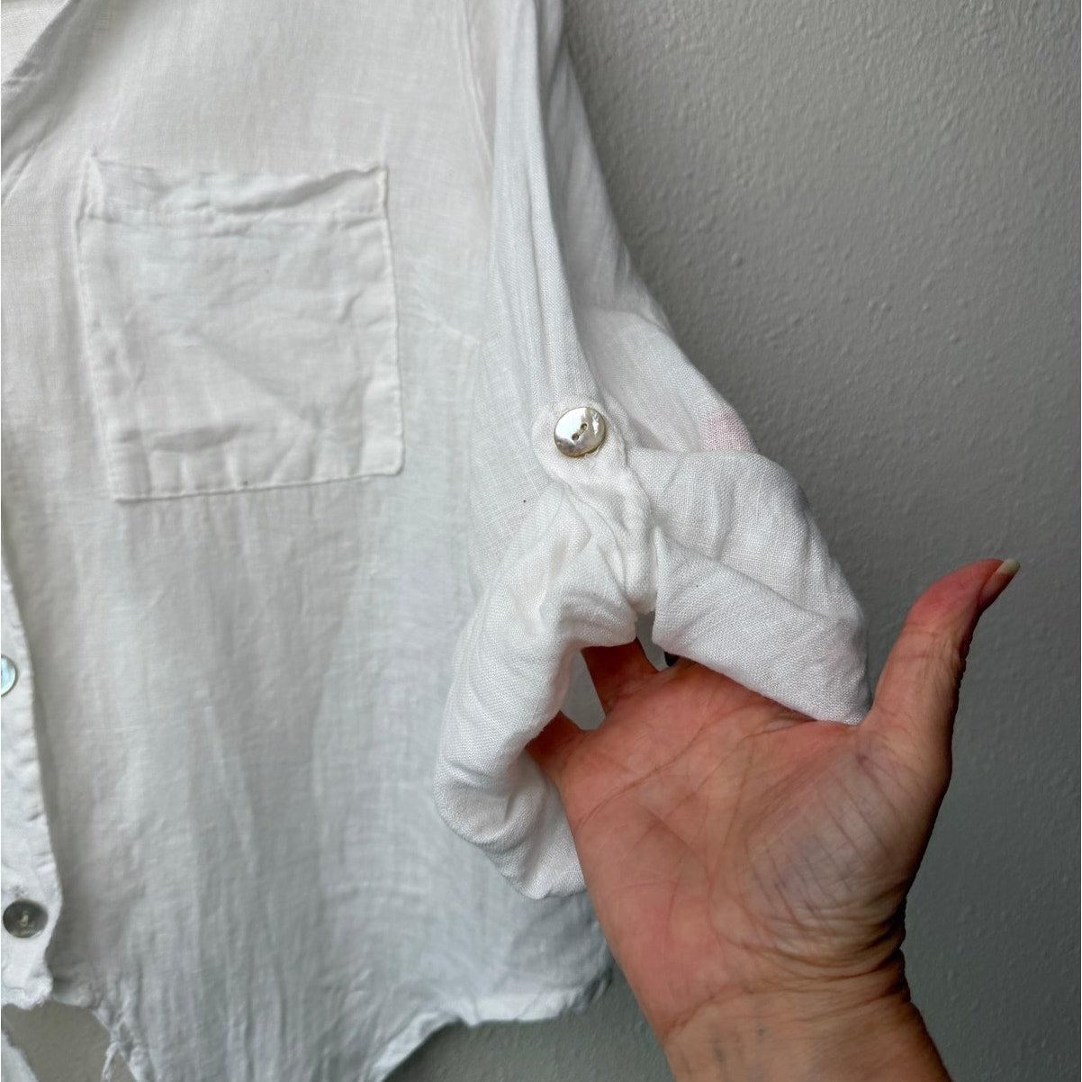 Meo Meli White Linen Button Front Tie Hem Collared Blouse